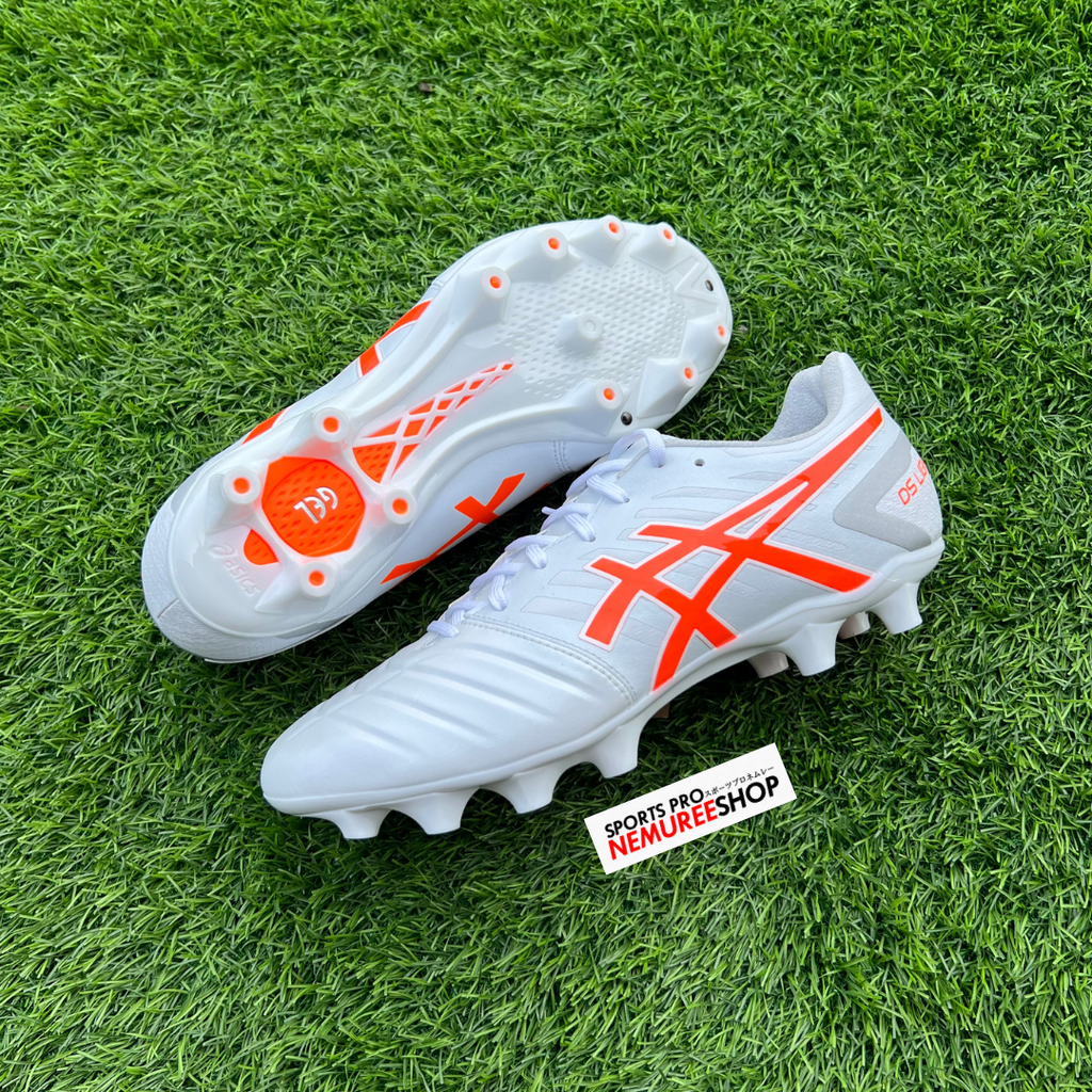 ASICS Soccer Shoes DS LIGHT CLUB+ (WHITE/SHOCKING ORANGE) - Sports Pro Nemuree Shop - Online Sports Store