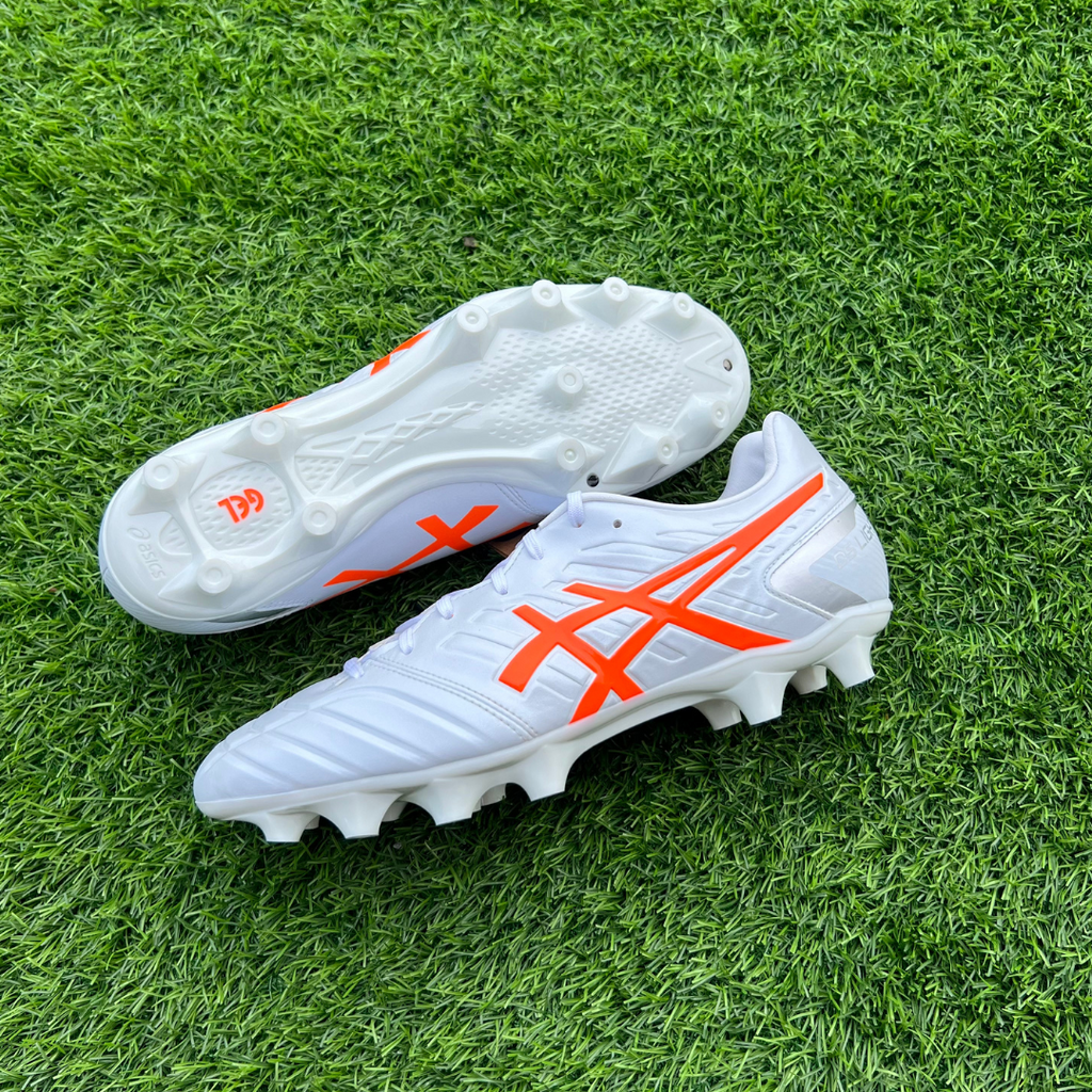 ASICS Soccer Shoes DS LIGHT CLUB (WHITE/SHOCKING ORANGE) - Sports Pro Nemuree Shop - Online Sports Store